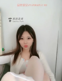 ����sama����˿��������һ��Ь����ָ��ը